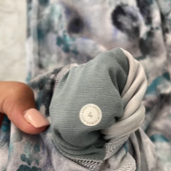 LuluLemon leggings - Size 4 - Picture 9 of 10